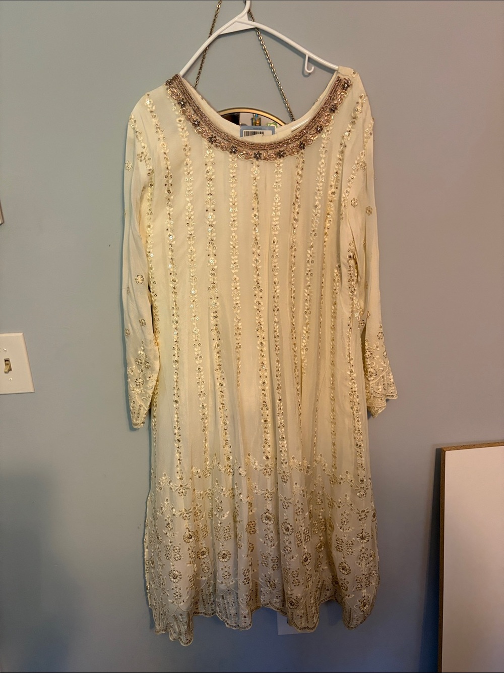 Elegant Cream Long Sleeve Embellished Kurta
